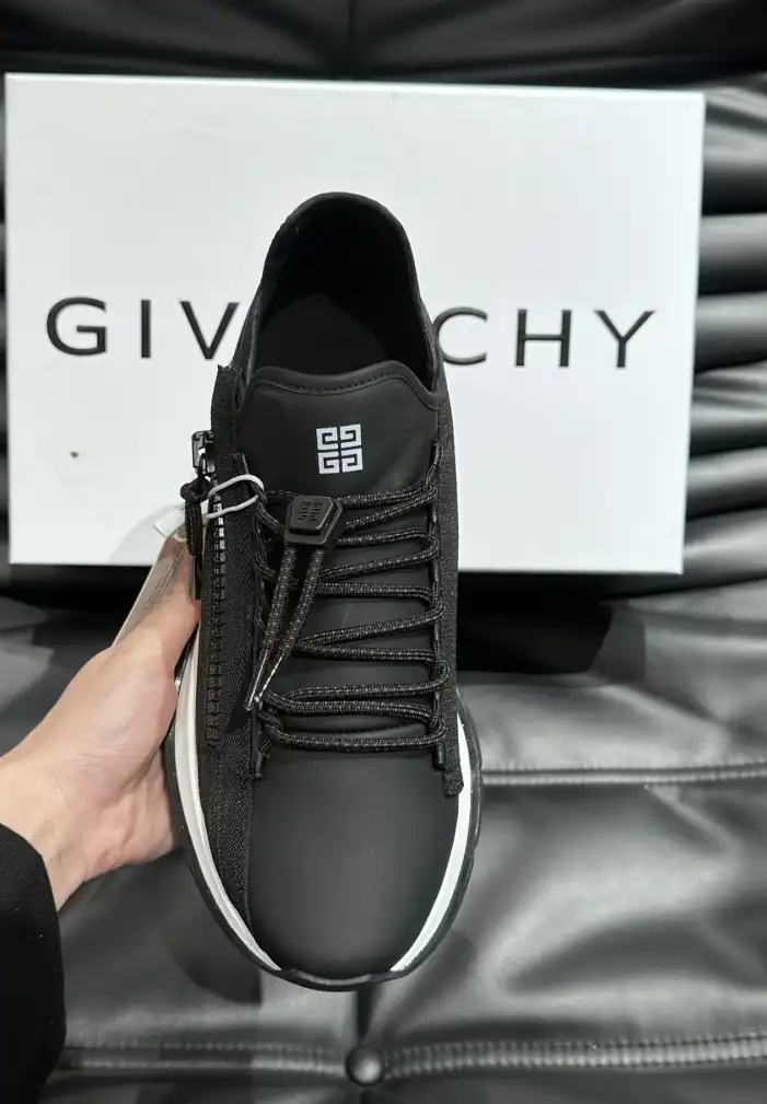 hype Givenchy Sneakers