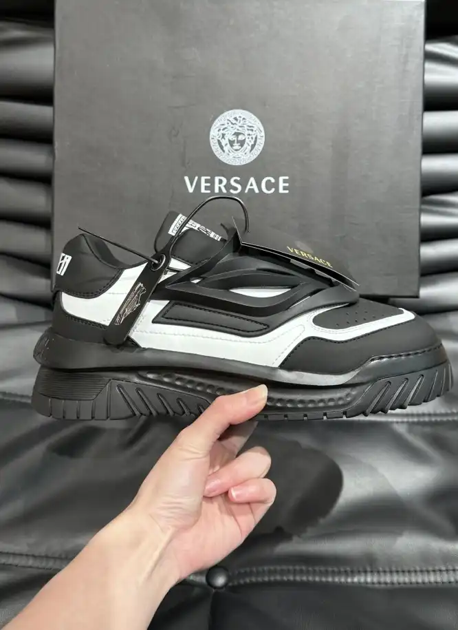 hype Givenchy Sneakers