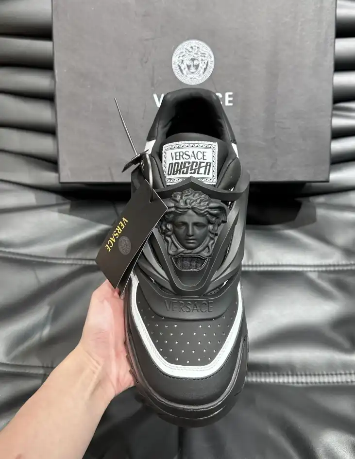 hype Givenchy Sneakers