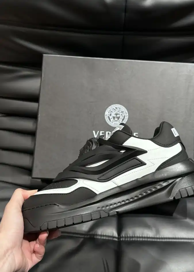 hype Givenchy Sneakers