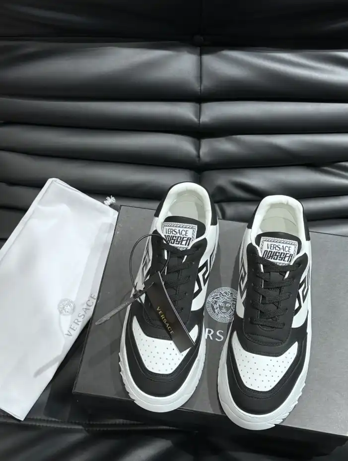 hype Givenchy Sneakers