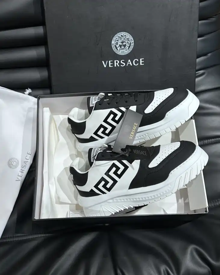 hype Givenchy Sneakers