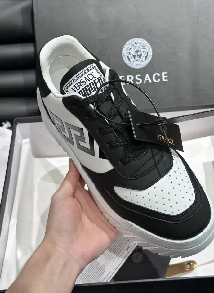 hype Givenchy Sneakers