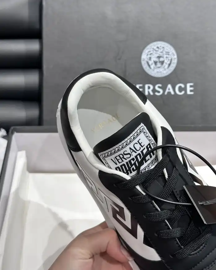 hype Givenchy Sneakers