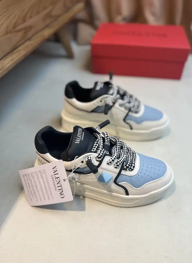 hype Valentino Sneakers