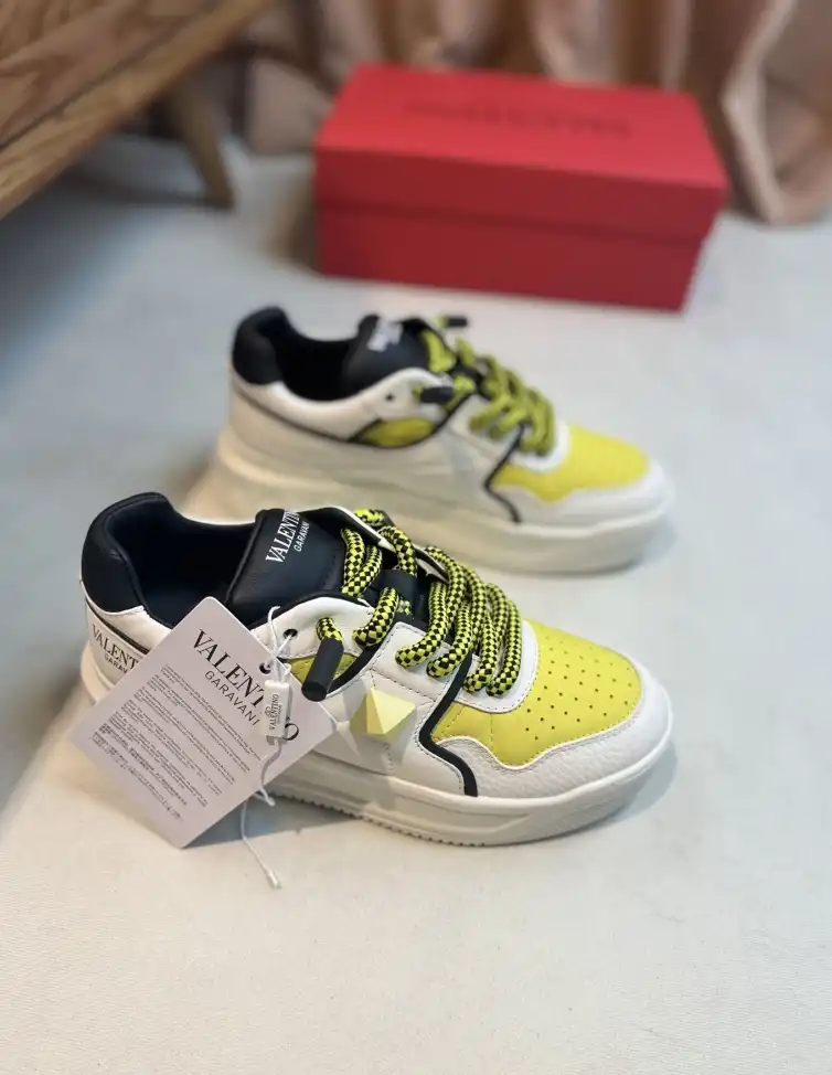 hype Valentino Sneakers