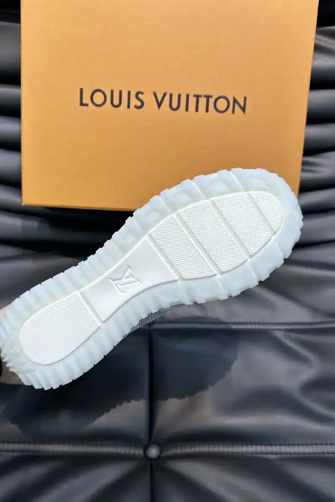 hype Louis Vuitton Sneakers