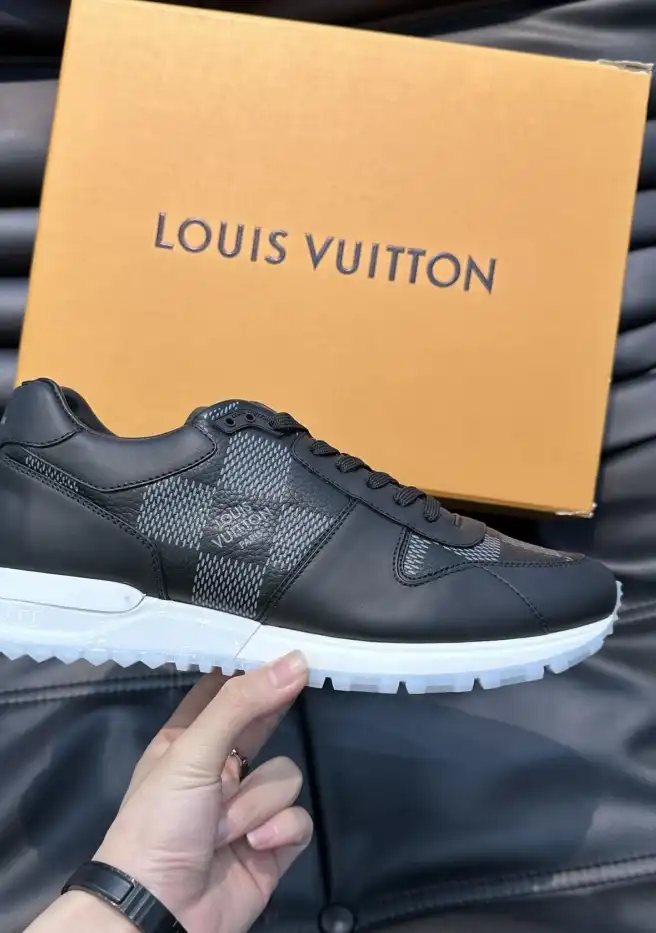 hype Louis Vuitton Sneakers