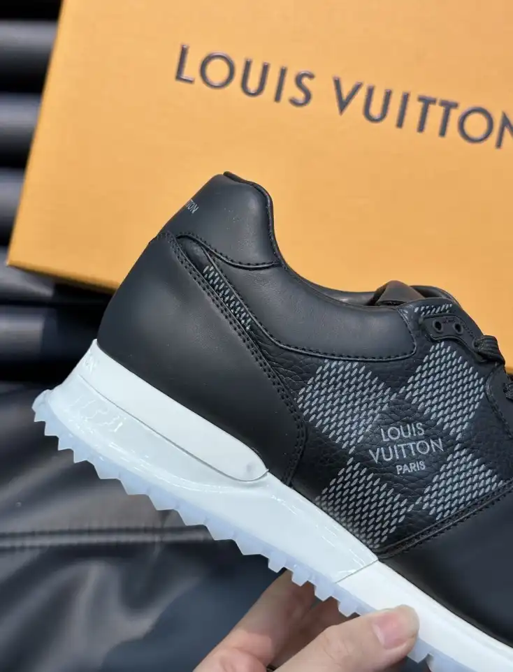 hype Louis Vuitton Sneakers