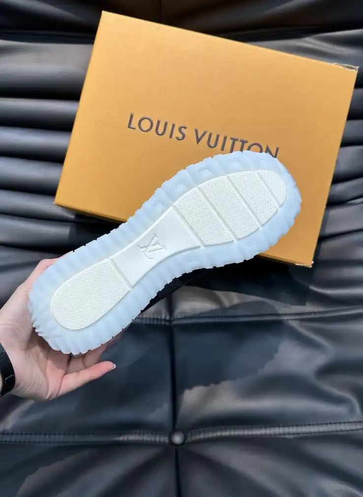 hype Louis Vuitton Sneakers