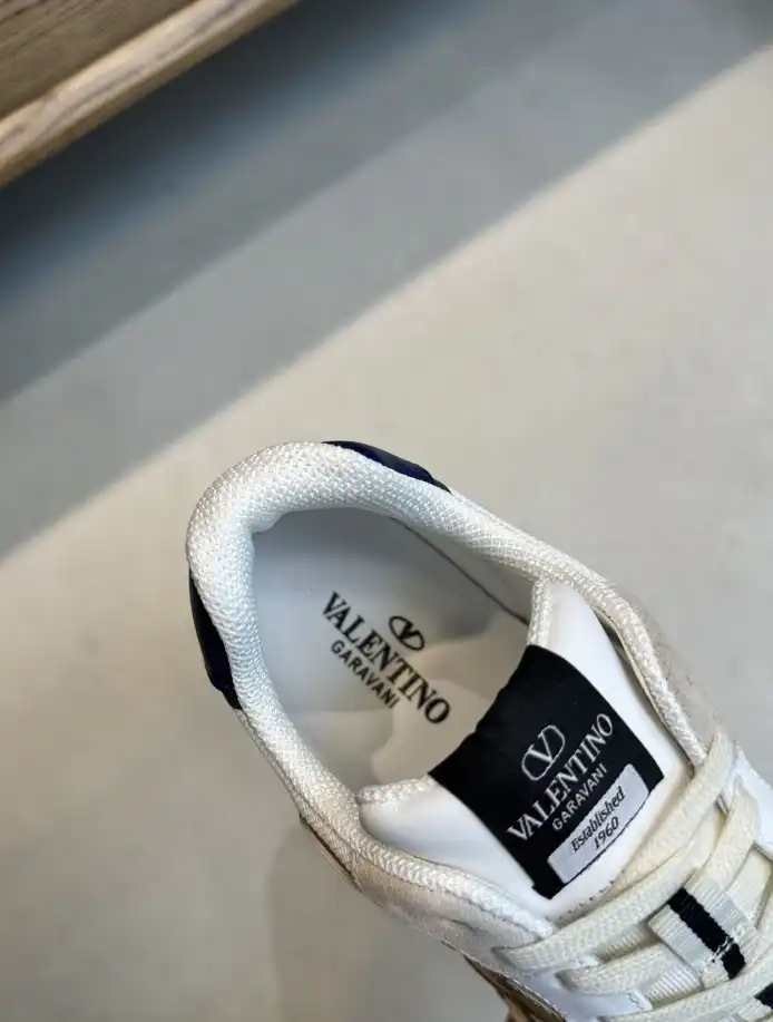 hype Valentino Sneakers