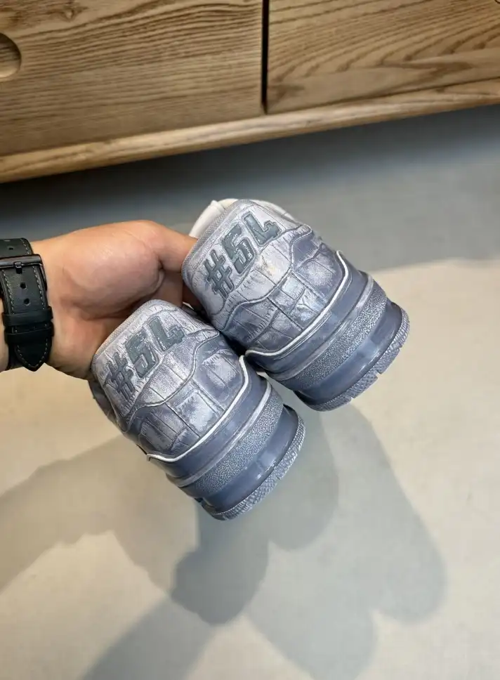 hype Louis Vuitton Sneakers