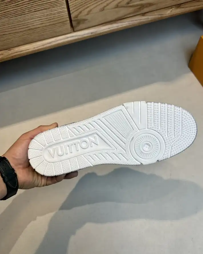 hype Louis Vuitton Sneakers