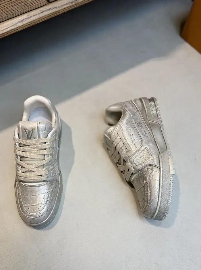 hype Louis Vuitton Sneakers