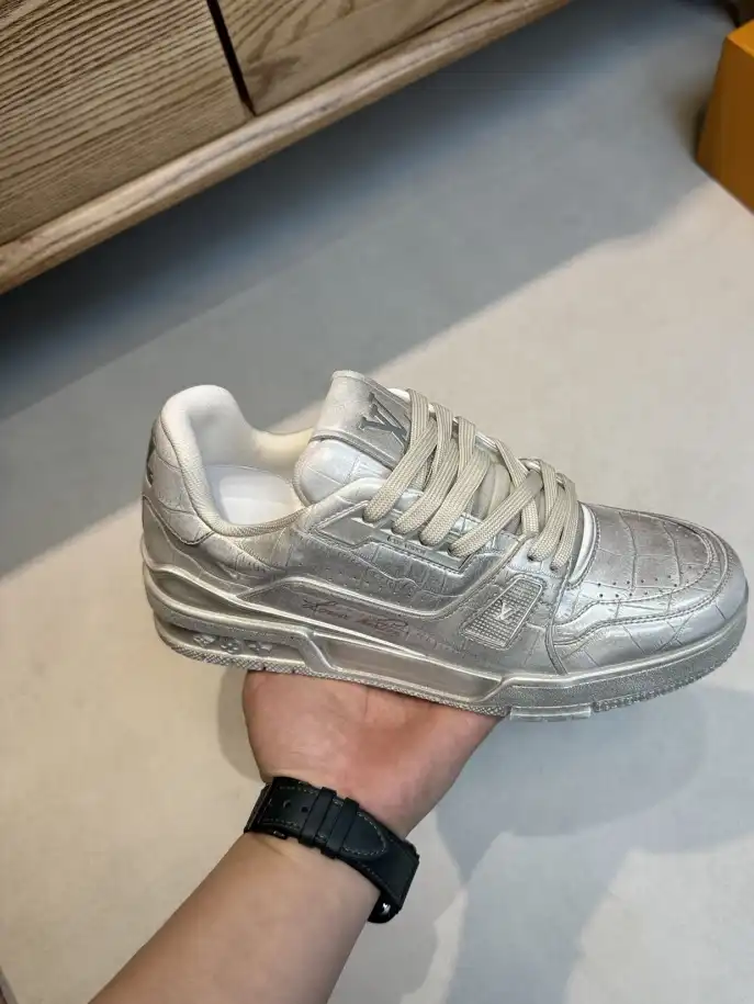 hype Louis Vuitton Sneakers