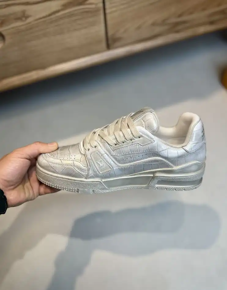 hype Louis Vuitton Sneakers