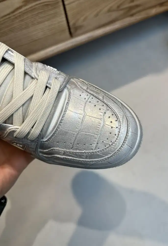 hype Louis Vuitton Sneakers