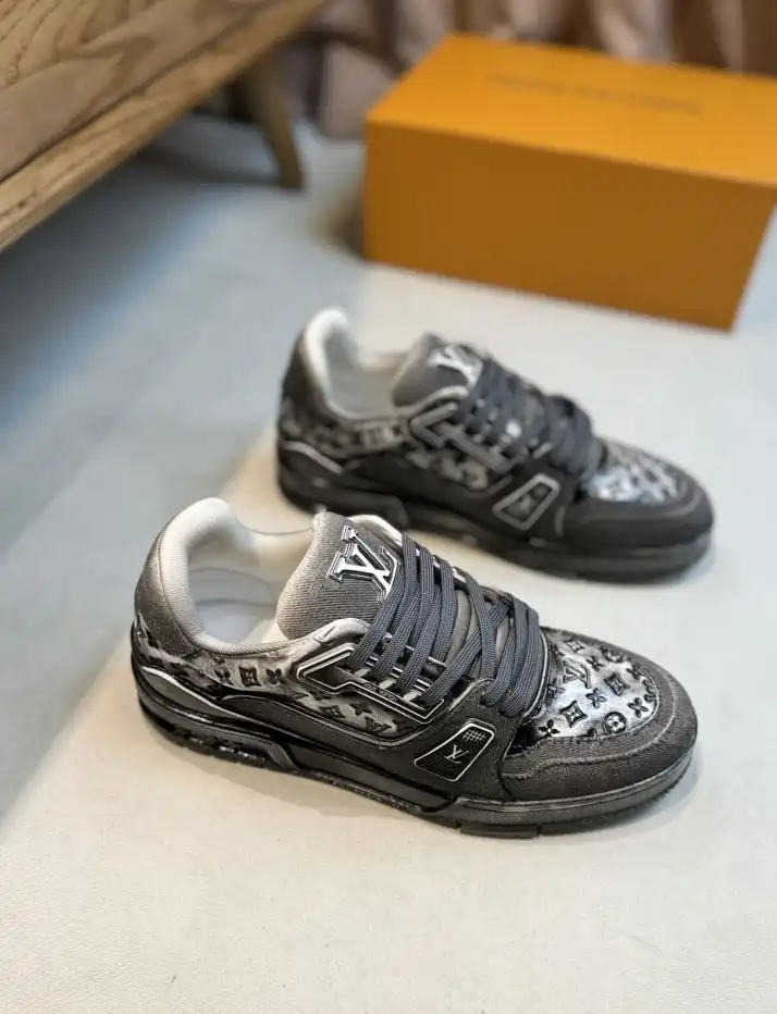 hype Louis Vuitton Sneakers