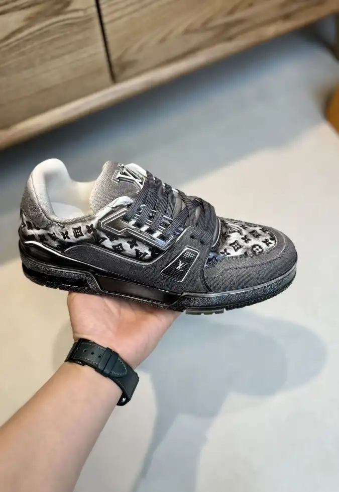 hype Louis Vuitton Sneakers