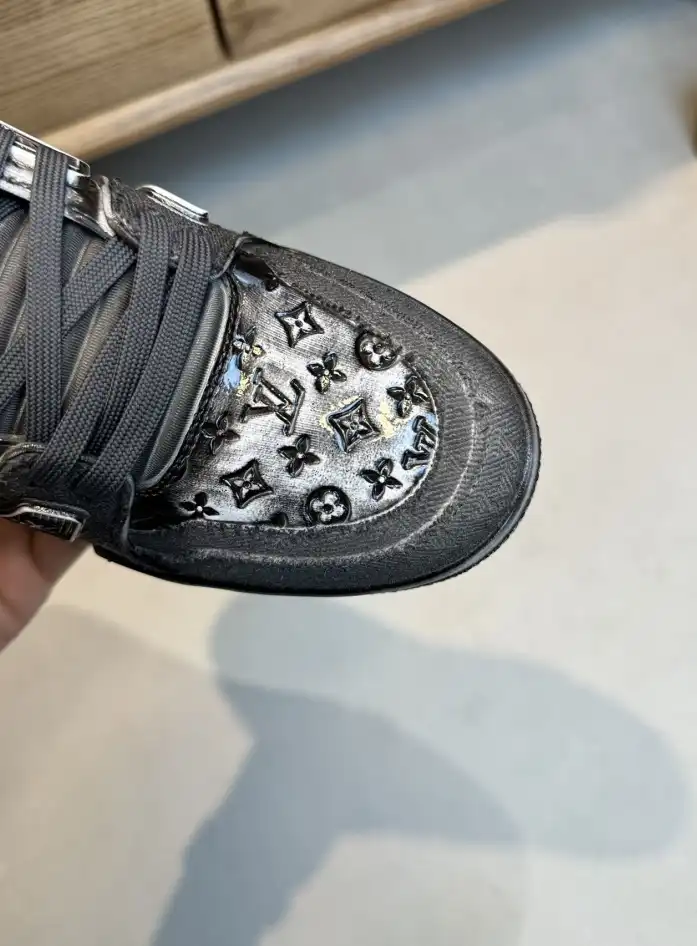 hype Louis Vuitton Sneakers