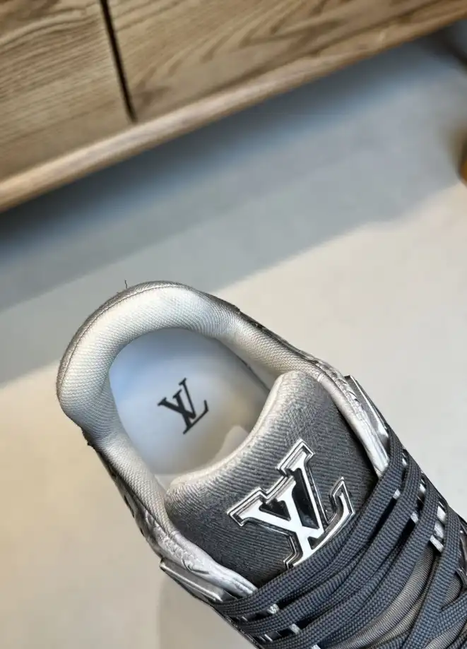 hype Louis Vuitton Sneakers