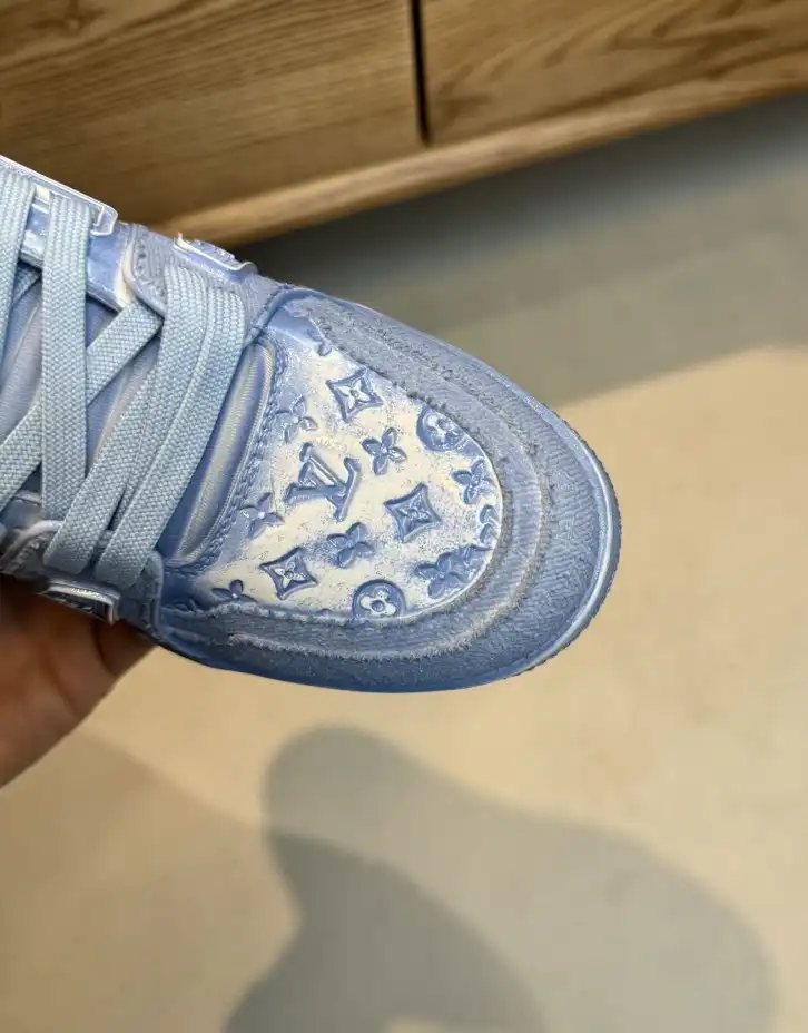 hype Louis Vuitton Sneakers