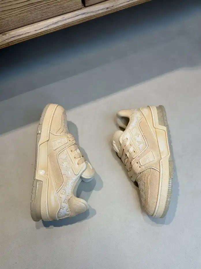 hype Louis Vuitton Sneakers