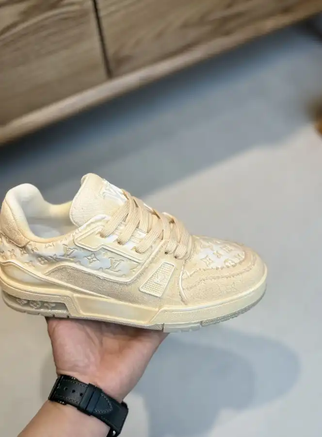 hype Louis Vuitton Sneakers