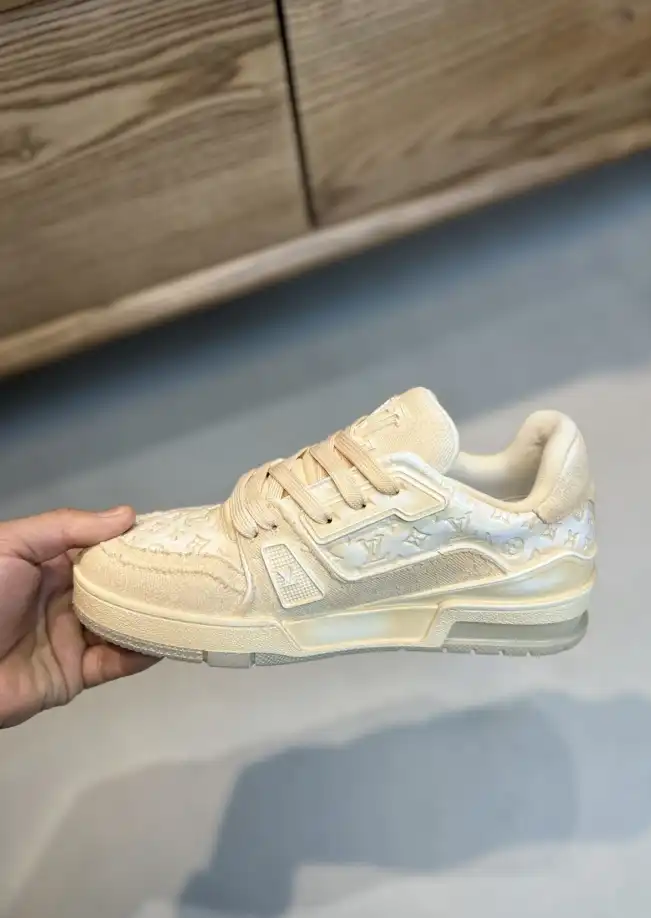 hype Louis Vuitton Sneakers