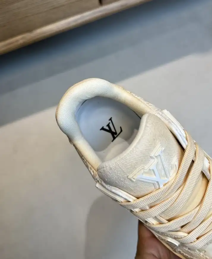 hype Louis Vuitton Sneakers