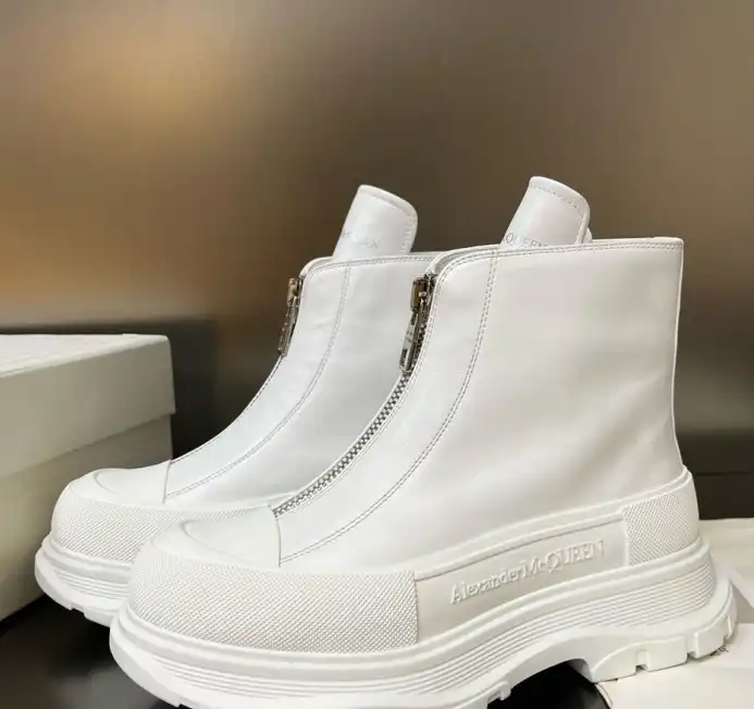 hype McQueen Boots