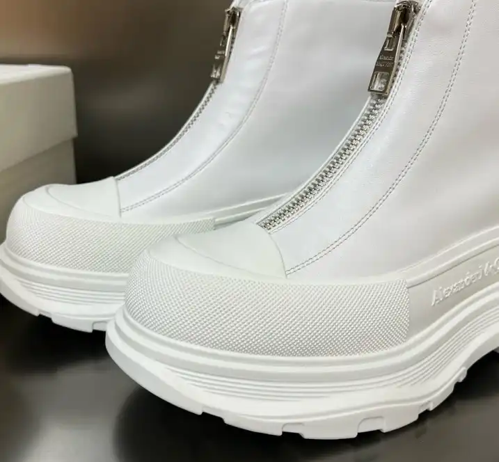 hype McQueen Boots