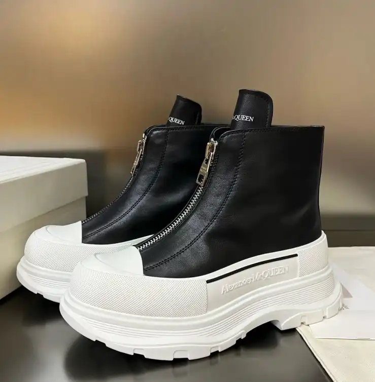 hype McQueen Boots