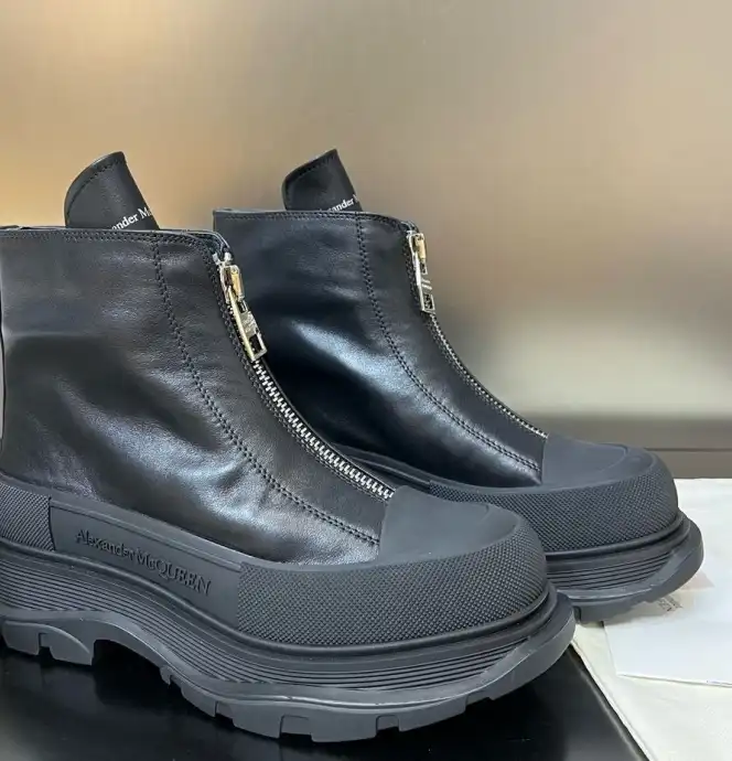 hype McQueen Boots