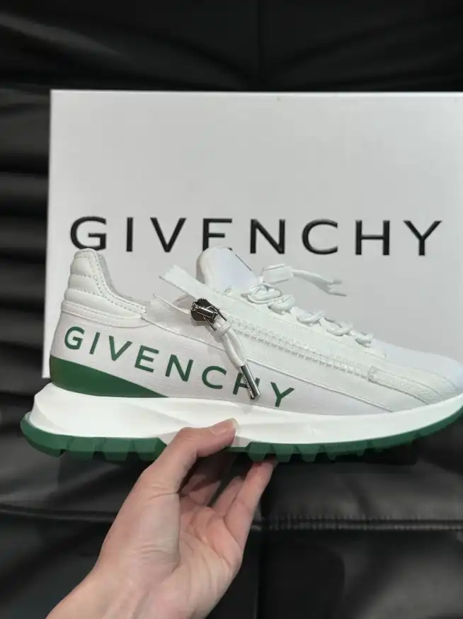 hype Givenchy Sneakers