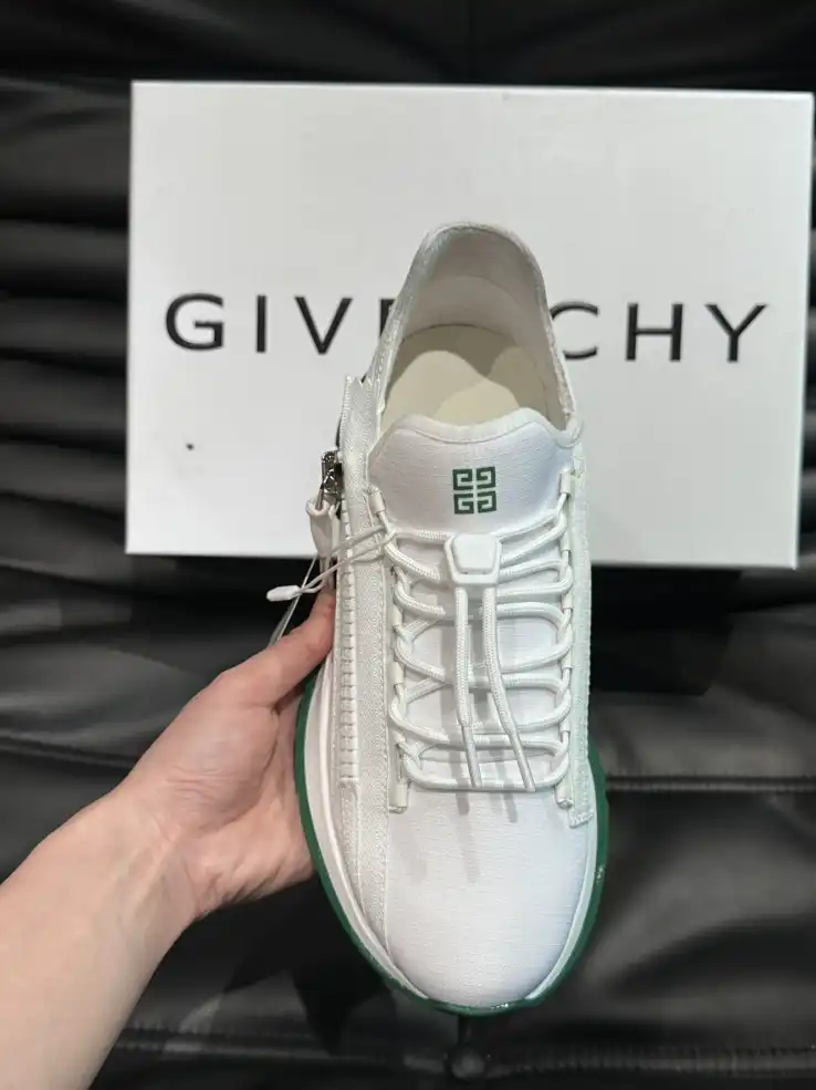 hype Givenchy Sneakers