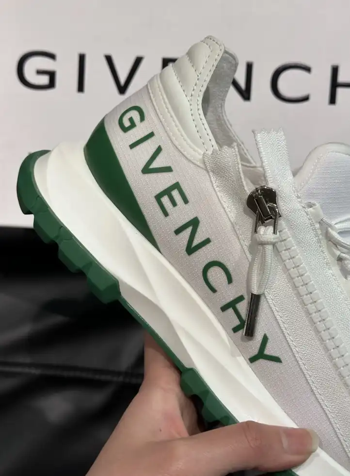 hype Givenchy Sneakers