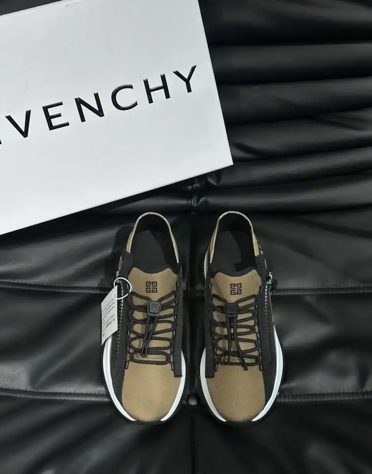 hype Givenchy Sneakers