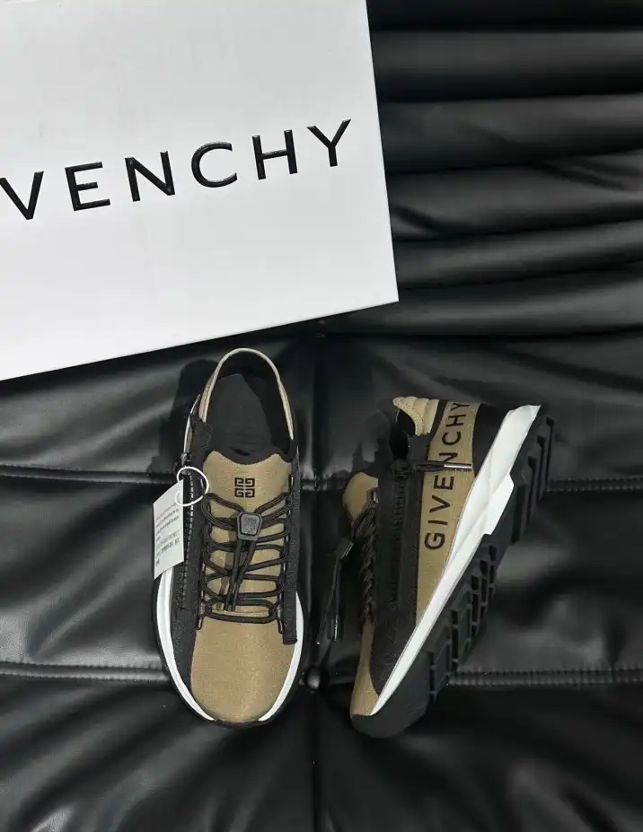 hype Givenchy Sneakers