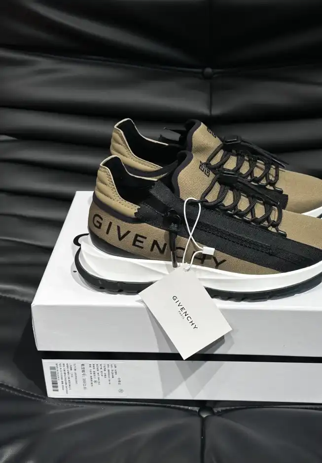 hype Givenchy Sneakers