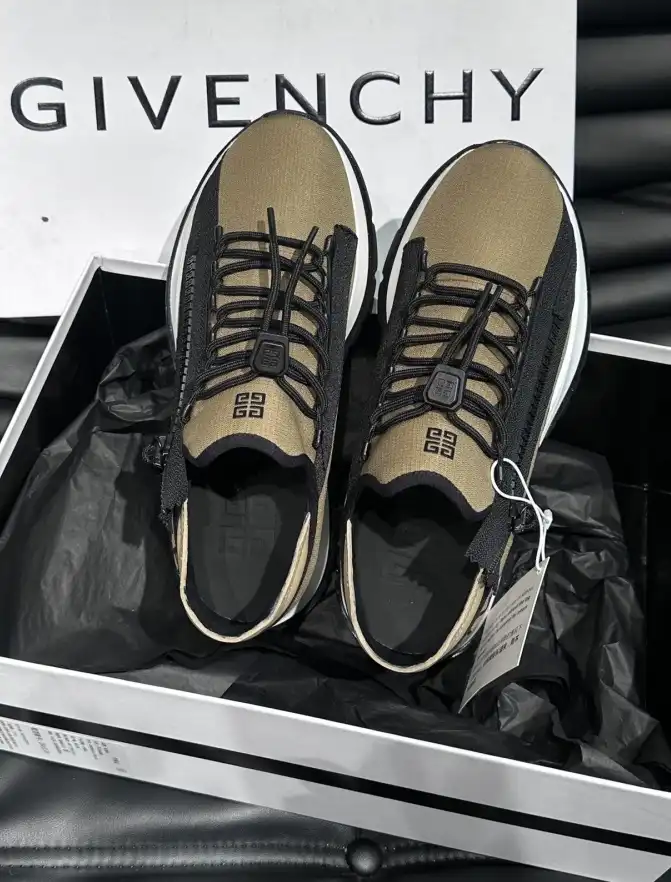 hype Givenchy Sneakers