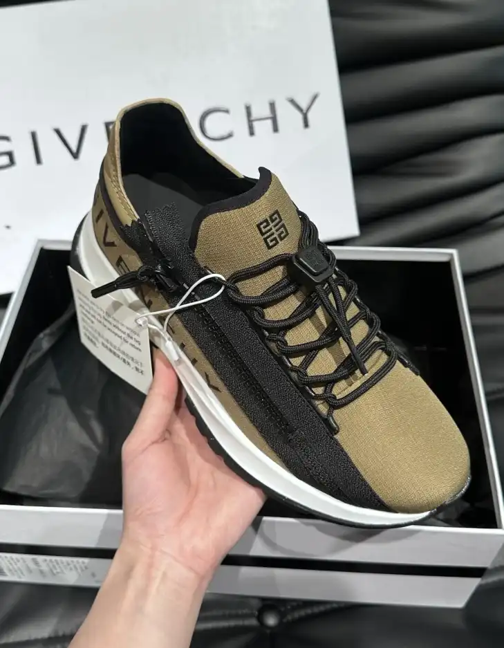 hype Givenchy Sneakers