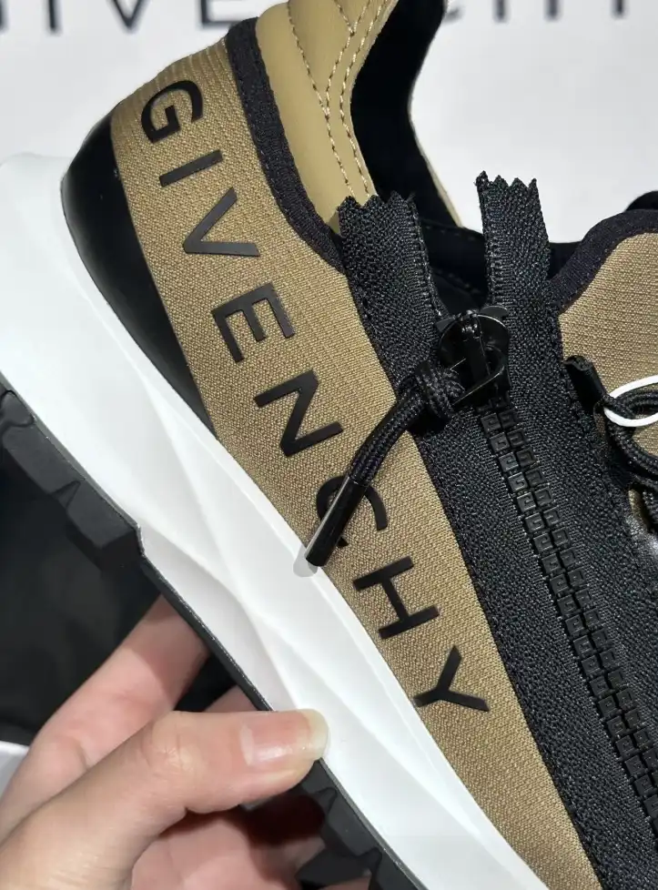 hype Givenchy Sneakers