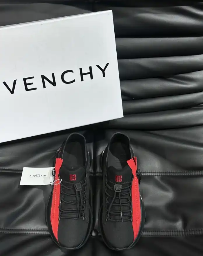 hype Givenchy Sneakers