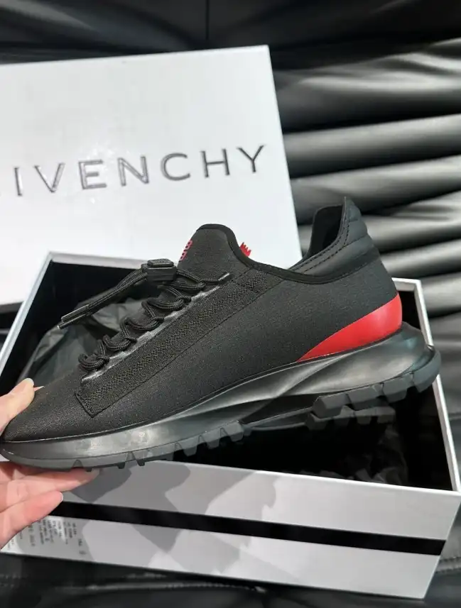 hype Givenchy Sneakers