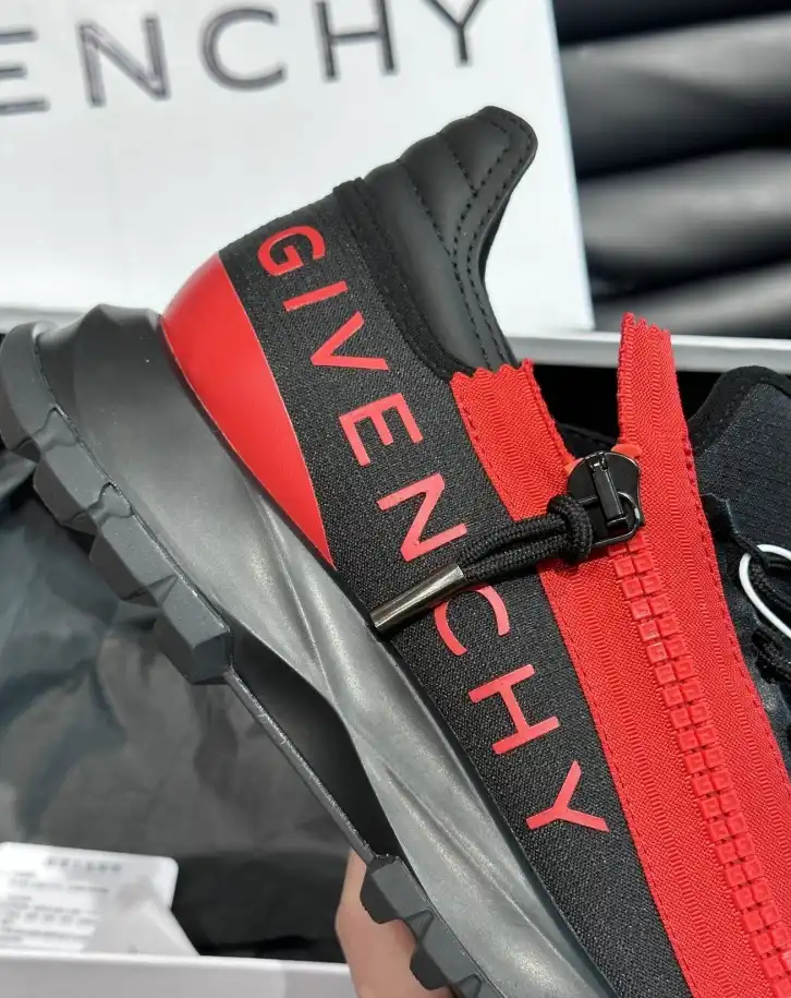 hype Givenchy Sneakers