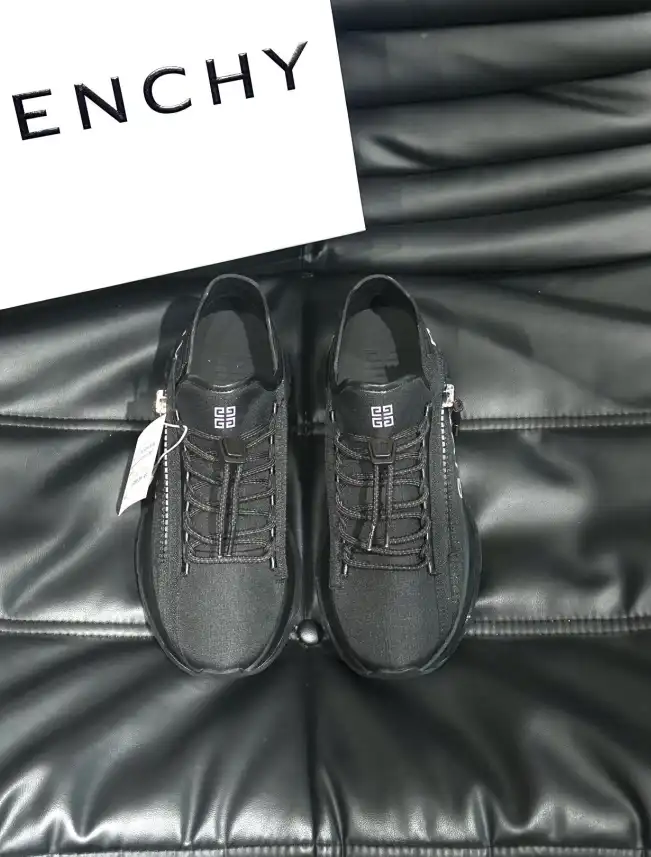 hype Givenchy Sneakers