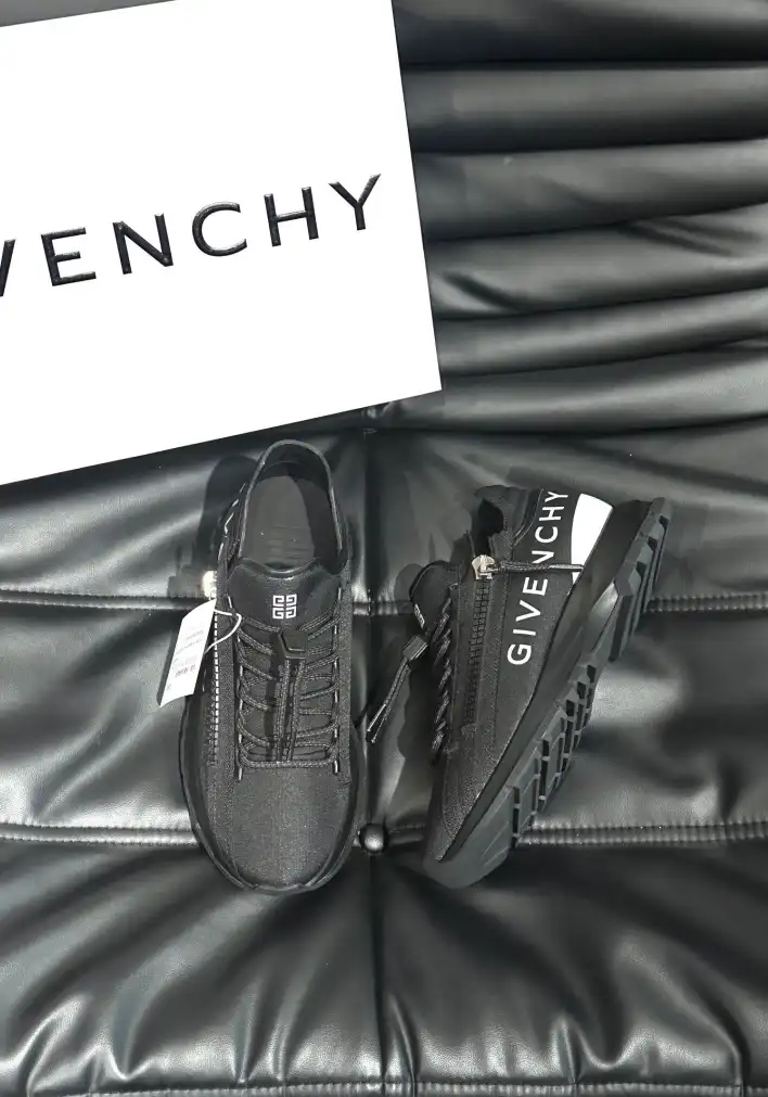 hype Givenchy Sneakers