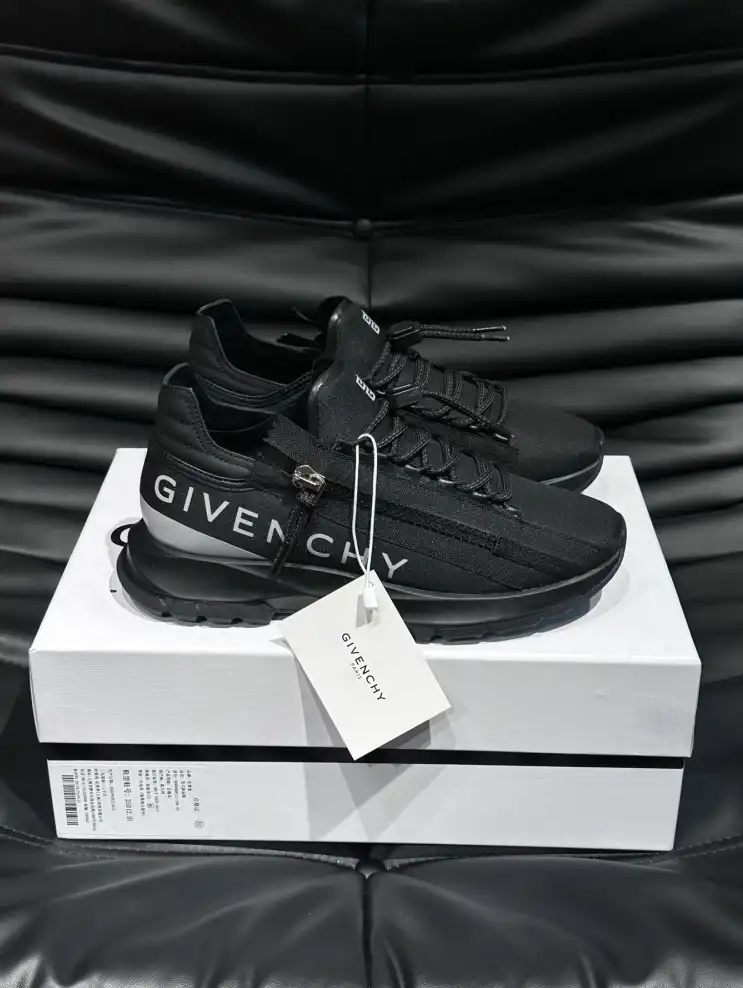 hype Givenchy Sneakers