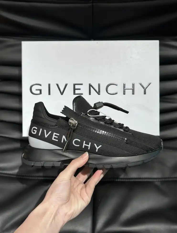 hype Givenchy Sneakers